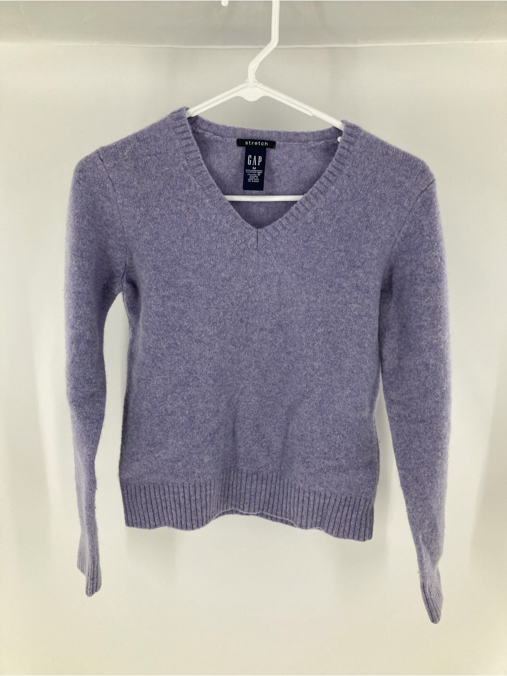 GAP Women's Light Lavender V-Neck Sweater